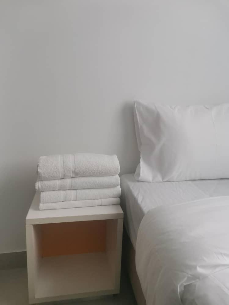 Yy48 Hotel 2 Mins Walk From Masjid Jamek Lrt Station Kuala Lumpur Dış mekan fotoğraf